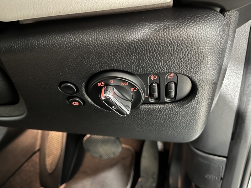2022 (72) MINI HATCHBACK 1.5 Cooper Exclusive 3dr Auto 5370518