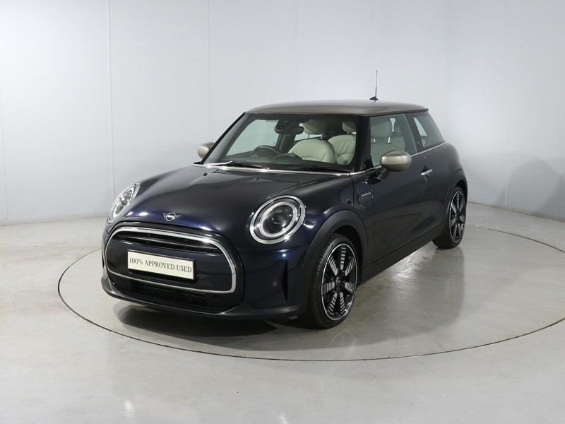 2022 (72) MINI HATCHBACK 1.5 Cooper Exclusive 3dr Auto 5370537