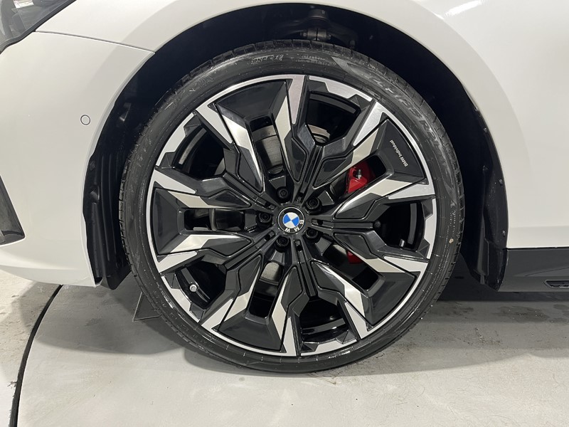 2025 (25) BMW 5 SERIES 520i M Sport Pro 4dr Auto 5434433