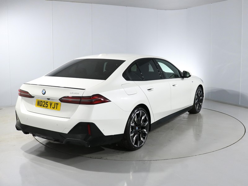 2025 (25) BMW 5 SERIES 520i M Sport Pro 4dr Auto 5434468