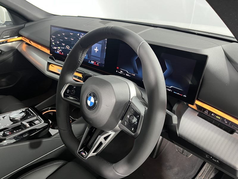 2025 (25) BMW 5 SERIES 520i M Sport Pro 4dr Auto 5434425