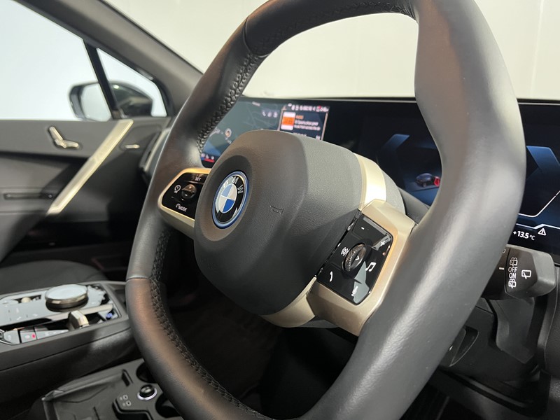 2023 (23) BMW iX 240kW xDrive40 M Sport 76.6kWh 5dr Auto 5398725
