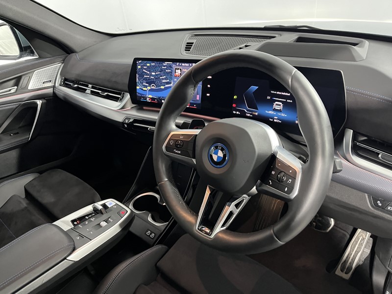 2025 (25) BMW iX2 150kW eDrive20 M Sport 65kWh 5dr Auto 5415144