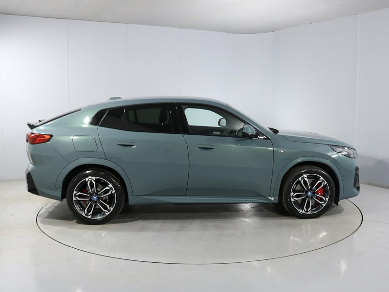 2025 (25) BMW iX2 150kW eDrive20 M Sport 65kWh 5dr Auto 5415141