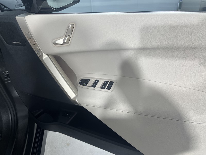 2024 (24) BMW iX 240kW xDrive40 M Sport 76.6kWh 5dr Auto 5421694