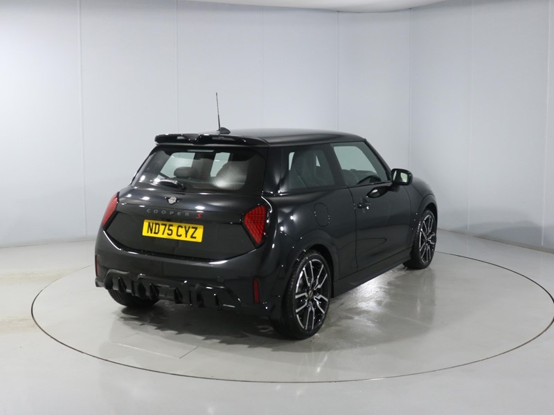 2025 (75) MINI COOPER 2.0 S Sport 3dr Auto 5484386