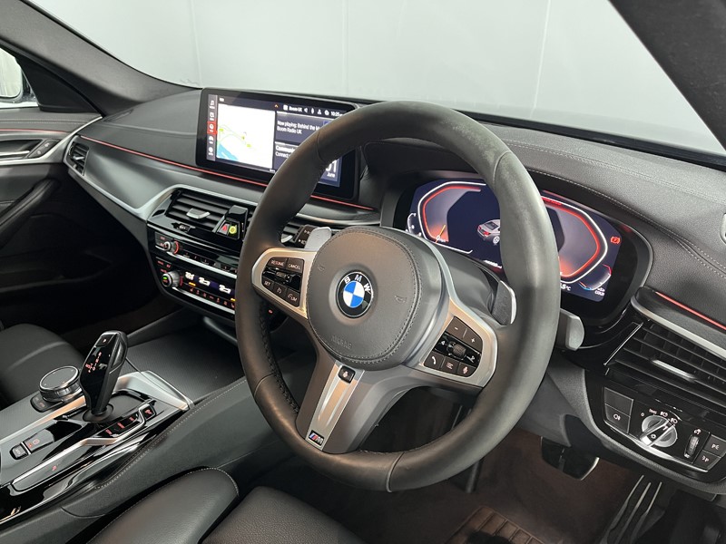 2023 (23) BMW 5 SERIES 520d MHT M Sport 4dr Step Auto 5457022