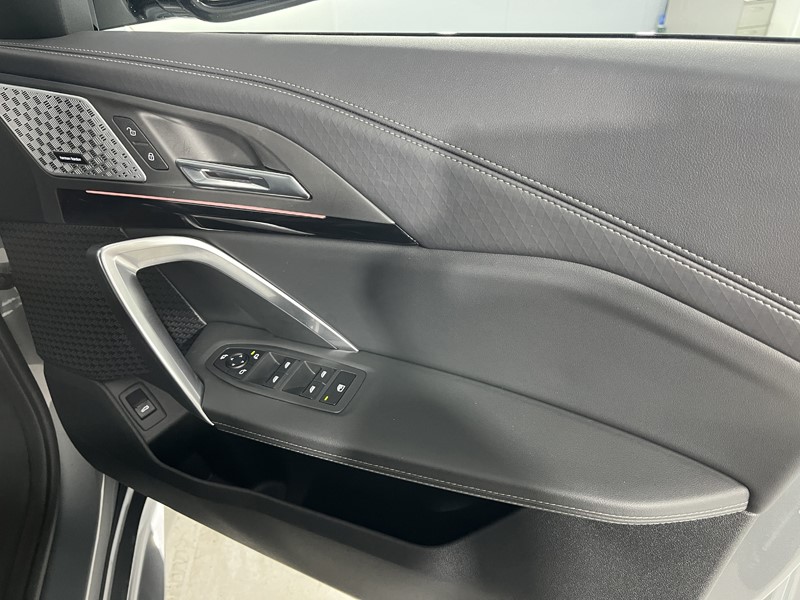 2025 (25) BMW iX2 150kW eDrive20 M Sport 65kWh 5dr Auto 5442887