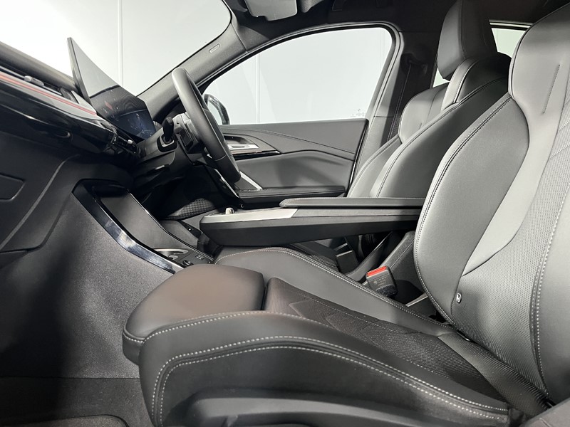 2025 (25) BMW iX2 150kW eDrive20 M Sport 65kWh 5dr Auto 5442903