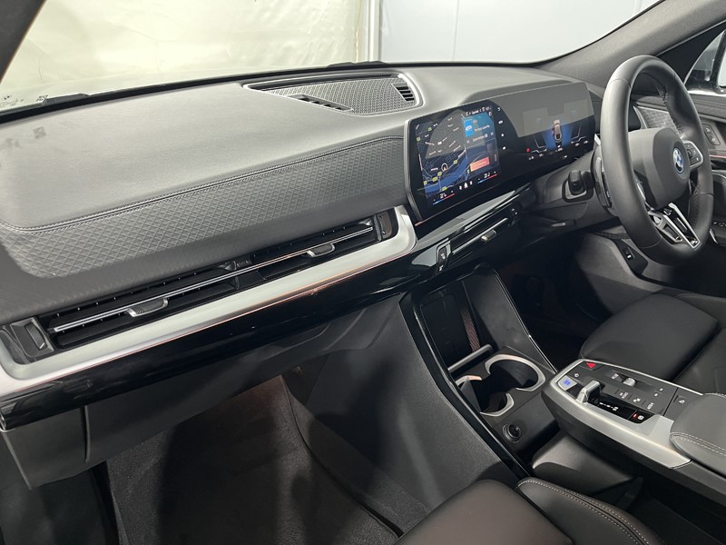 2025 (25) BMW iX2 150kW eDrive20 M Sport 65kWh 5dr Auto 5442875