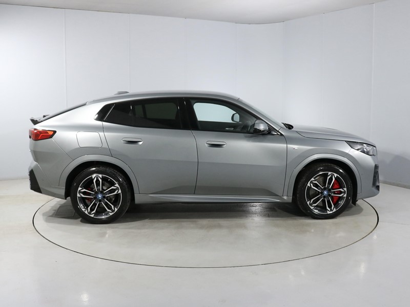2025 (25) BMW iX2 150kW eDrive20 M Sport 65kWh 5dr Auto 5442871