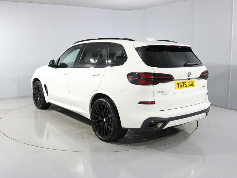 2025 (75) BMW X5 xDrive30d MHT M Sport 5dr Auto [7 Seat] 1