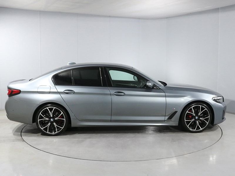 2022 (22) BMW 5 SERIES 520d MHT M Sport 4dr Step Auto 5457158