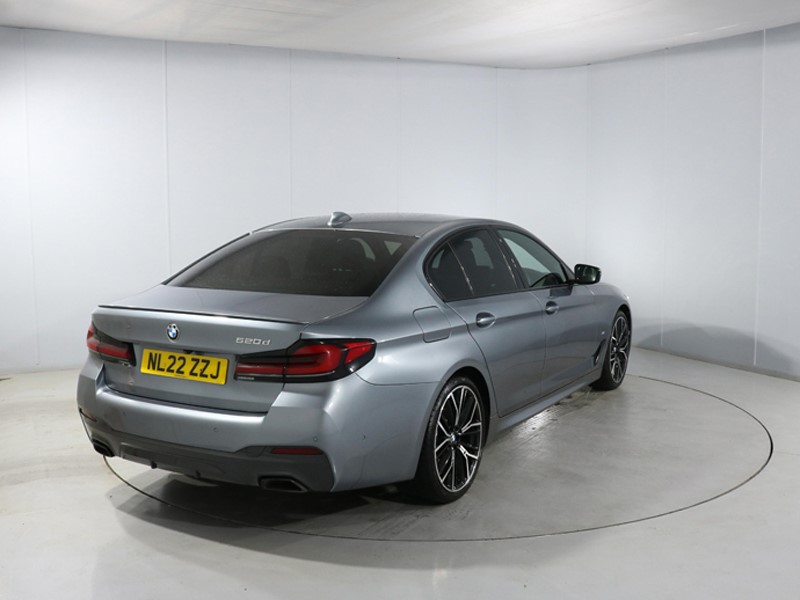 2022 (22) BMW 5 SERIES 520d MHT M Sport 4dr Step Auto 5457202