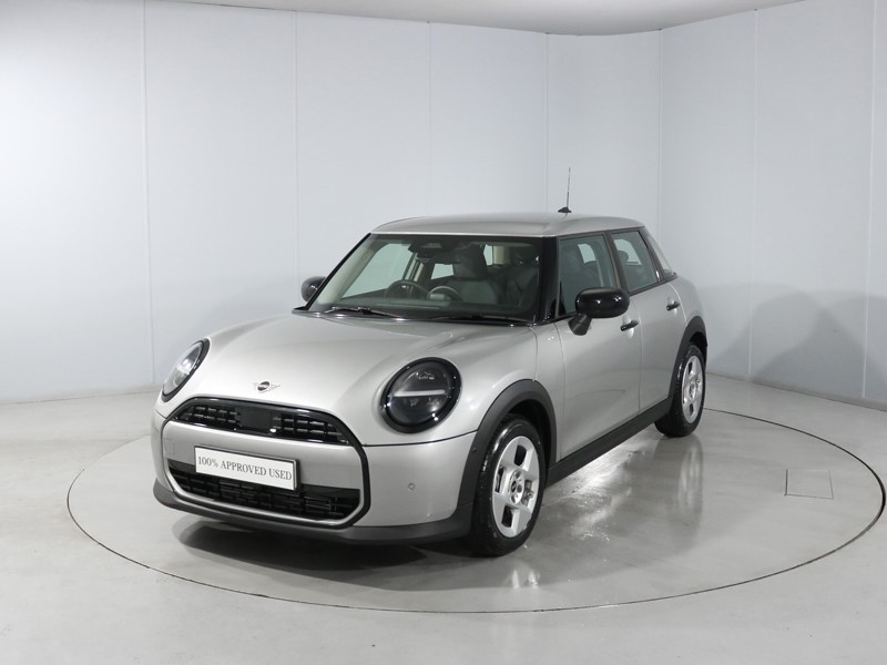 2025 (75) MINI COOPER 1.5 C Classic 5dr Auto 5484257