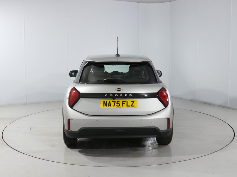 2025 (75) MINI COOPER 1.5 C Classic 5dr Auto 5484234