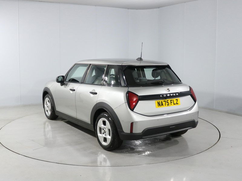 2025 (75) MINI COOPER 1.5 C Classic 5dr Auto