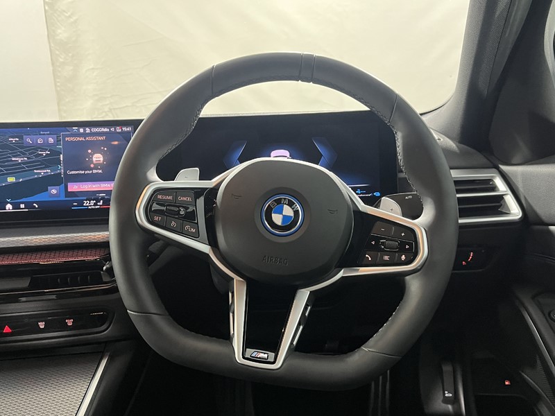 2025 (25) BMW 3 SERIES 330e 22.3 kWh M Sport 4dr Step Auto 5446147