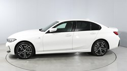 2025 (25) BMW 3 SERIES 330e 22.3 kWh M Sport 4dr Step Auto 5446190