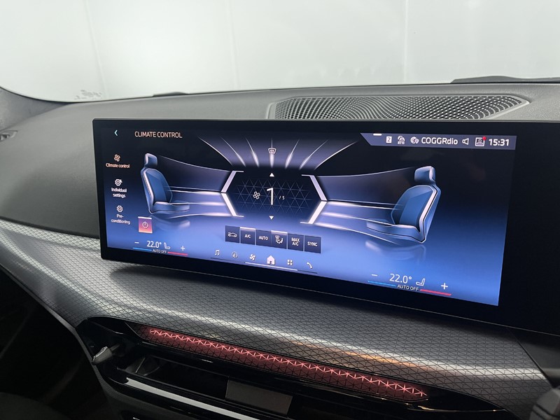 2025 (25) BMW 3 SERIES 330e 22.3 kWh M Sport 4dr Step Auto 5446172