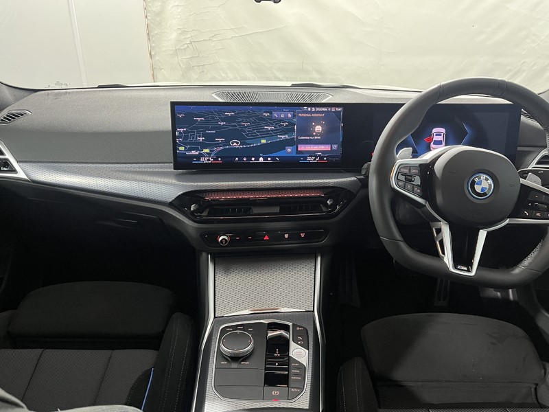 2025 (25) BMW 3 SERIES 330e 22.3 kWh M Sport 4dr Step Auto 5446146