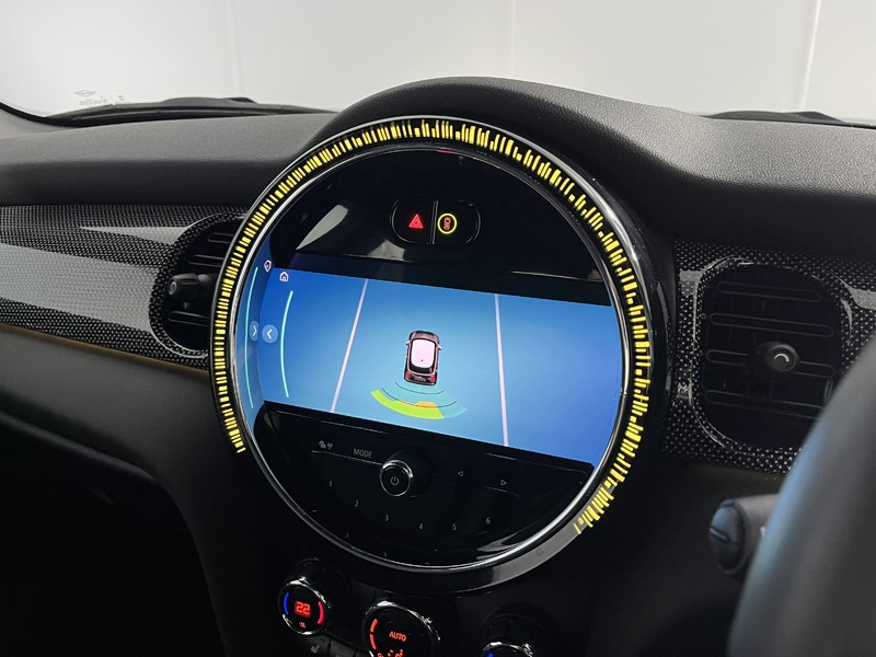 2022 (72) MINI HATCHBACK 1.5 Cooper Exclusive 3dr Auto 5441317