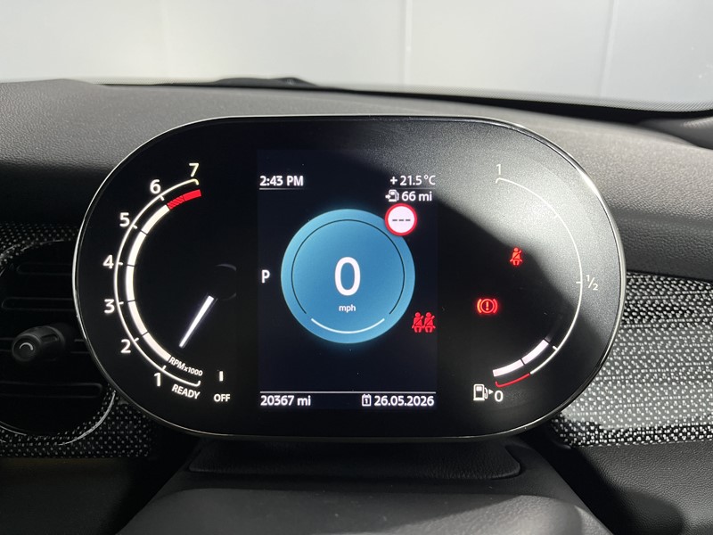 2022 (72) MINI HATCHBACK 1.5 Cooper Exclusive 3dr Auto 5441309
