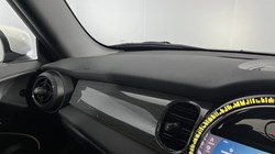 2022 (72) MINI HATCHBACK 1.5 Cooper Exclusive 3dr Auto 5441325