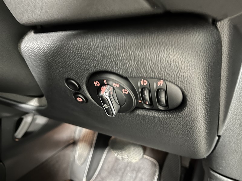 2022 (72) MINI HATCHBACK 1.5 Cooper Exclusive 3dr Auto 5441320
