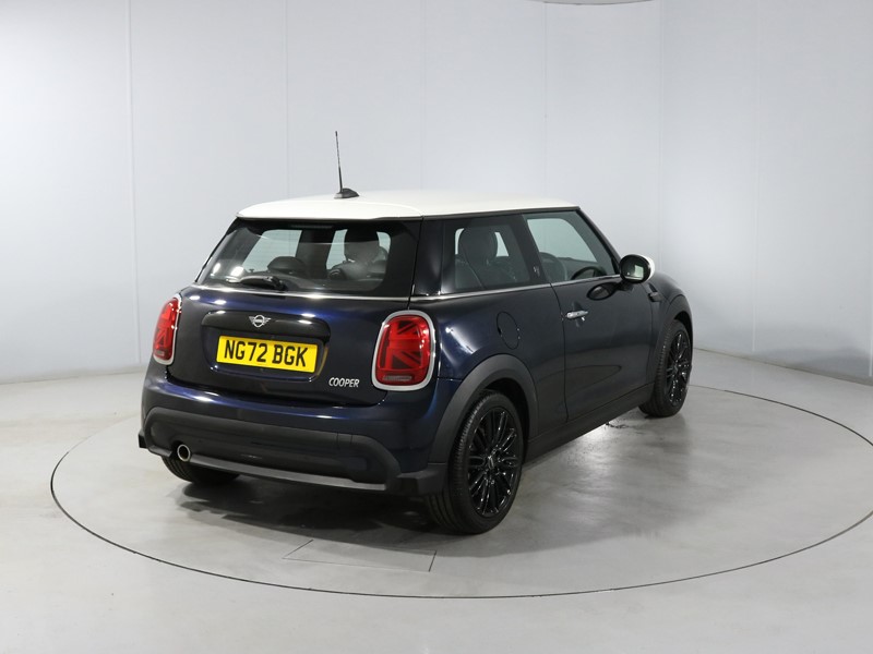 2022 (72) MINI HATCHBACK 1.5 Cooper Exclusive 3dr Auto 5441340