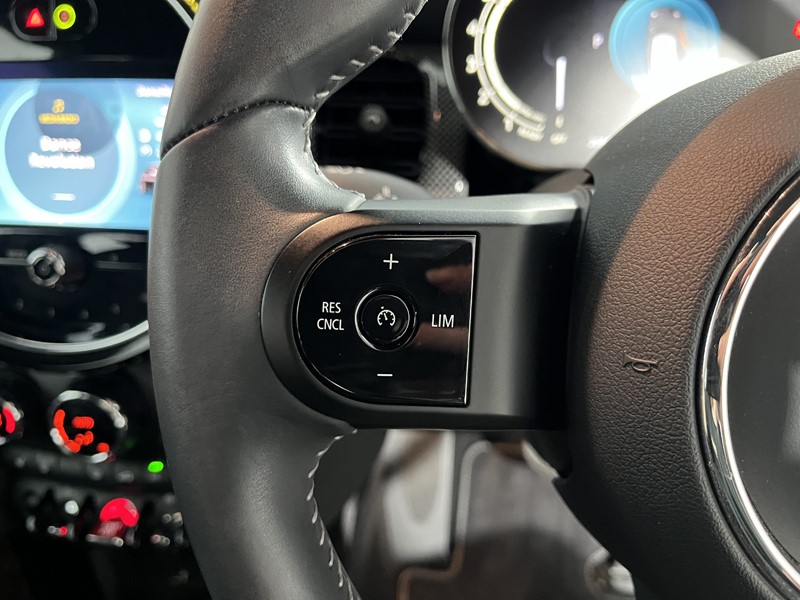 2022 (72) MINI HATCHBACK 1.5 Cooper Exclusive 3dr Auto 5441322