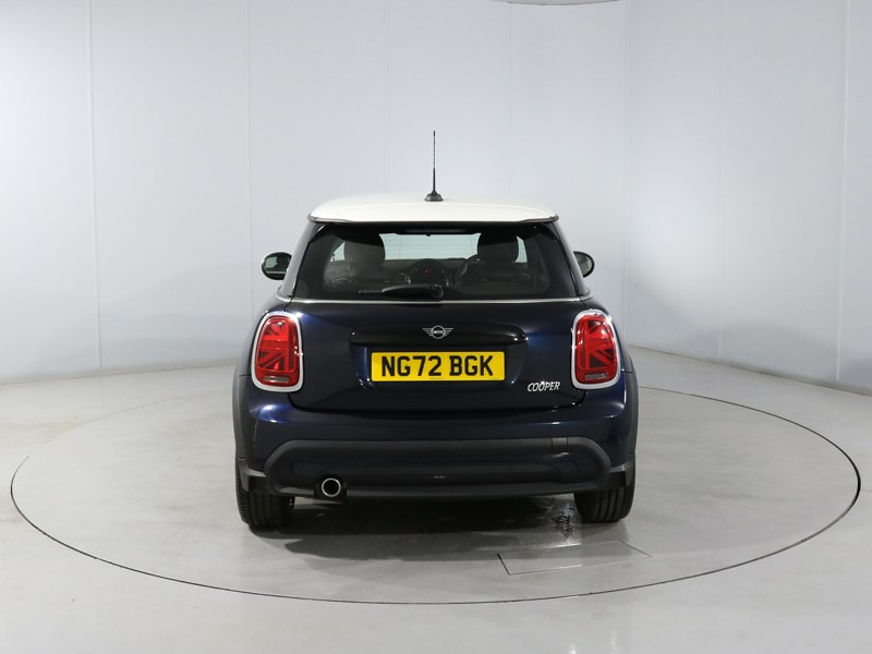 2022 (72) MINI HATCHBACK 1.5 Cooper Exclusive 3dr Auto 5441315