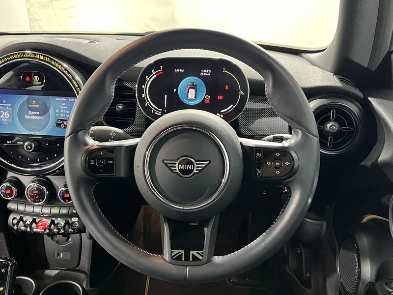 2022 (72) MINI HATCHBACK 1.5 Cooper Exclusive 3dr Auto 5441305