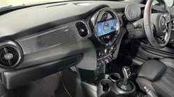 2022 (72) MINI HATCHBACK 1.5 Cooper Exclusive 3dr Auto 5441307