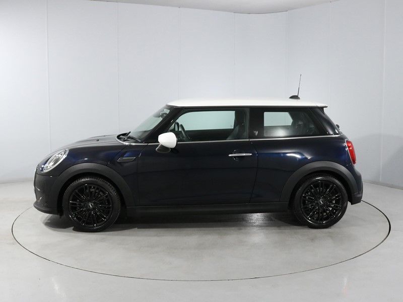 2022 (72) MINI HATCHBACK 1.5 Cooper Exclusive 3dr Auto 5441341