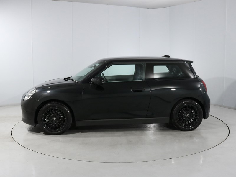 2025 (25) MINI COOPER 135kW E Exclusive 41kWh 3dr Auto 5441698