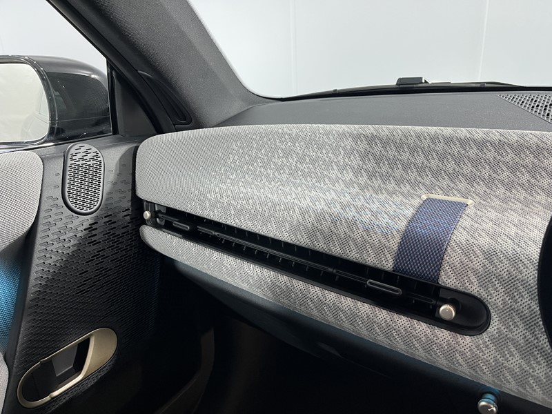 2025 (25) MINI COOPER 135kW E Exclusive 41kWh 3dr Auto 5441684