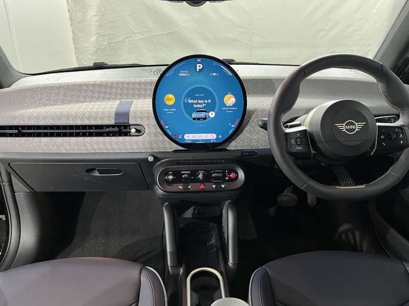2025 (25) MINI COOPER 135kW E Exclusive 41kWh 3dr Auto 5441663