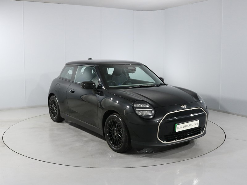 2025 (25) MINI COOPER 135kW E Exclusive 41kWh 3dr Auto