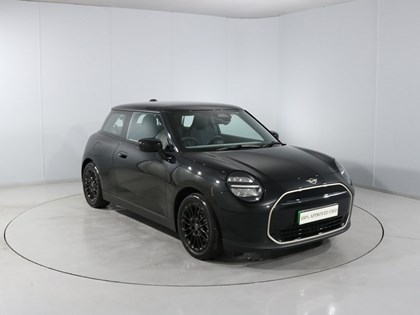 2025 (25) MINI COOPER 135kW E Exclusive 41kWh 3dr Auto