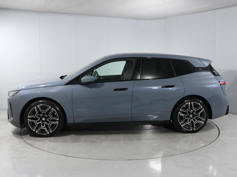 2025 (75) BMW iX 300kW xDrive45 M Sport 101kWh 5dr Auto 5471014