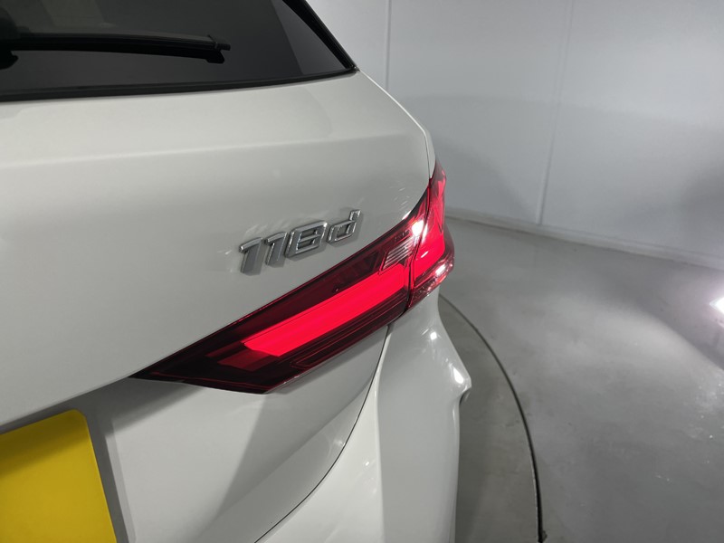 2021 (21) BMW 1 SERIES 118d M Sport 5dr 5457111
