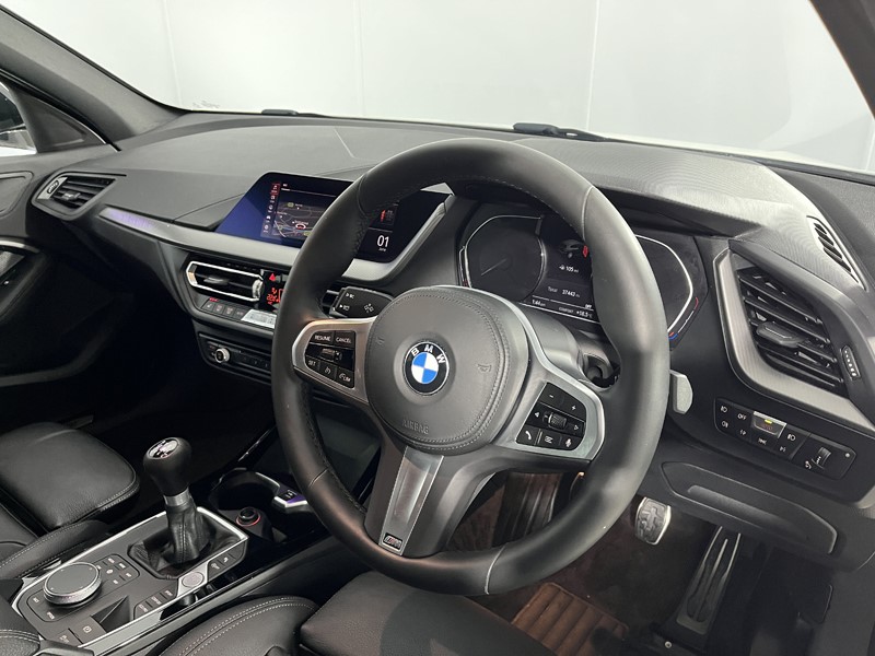 2021 (21) BMW 1 SERIES 118d M Sport 5dr 5457073