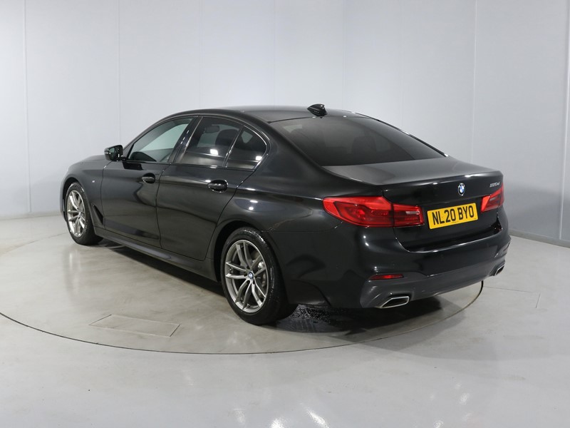2020 (20) BMW 5 SERIES 520d MHT M Sport 4dr Auto 1