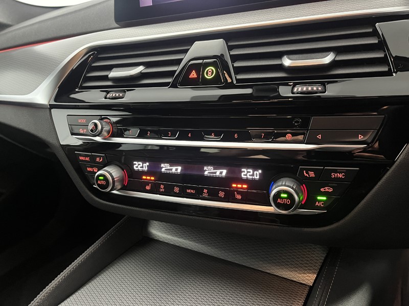 2020 (20) BMW 5 SERIES 520d MHT M Sport 4dr Auto 5465054