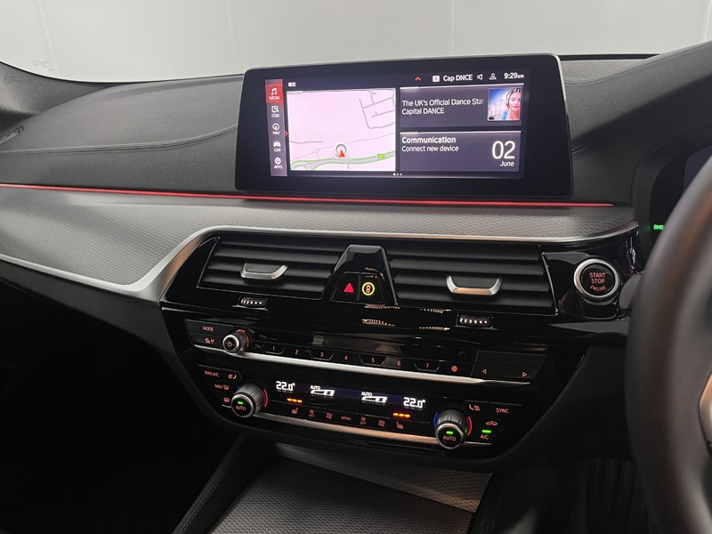 2020 (20) BMW 5 SERIES 520d MHT M Sport 4dr Auto 5465032