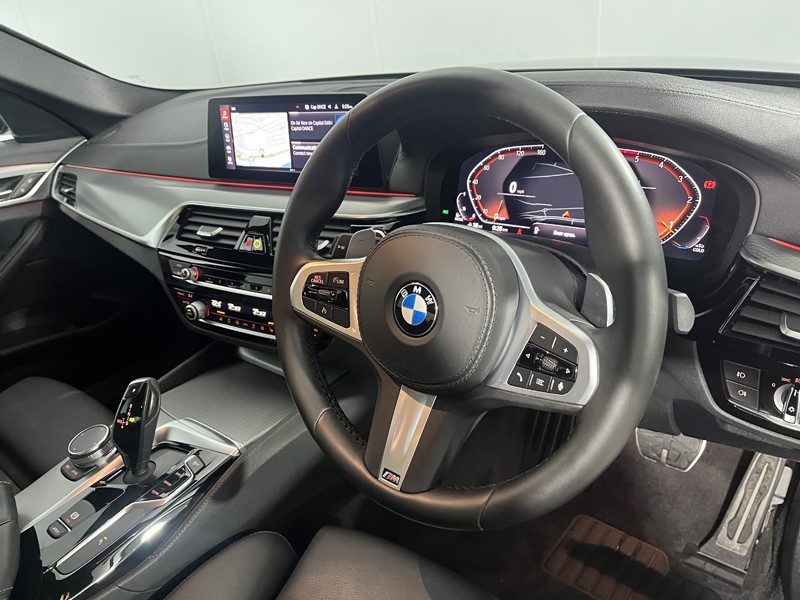 2020 (20) BMW 5 SERIES 520d MHT M Sport 4dr Auto 5465030