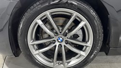 2020 (20) BMW 5 SERIES 520d MHT M Sport 4dr Auto 5465038