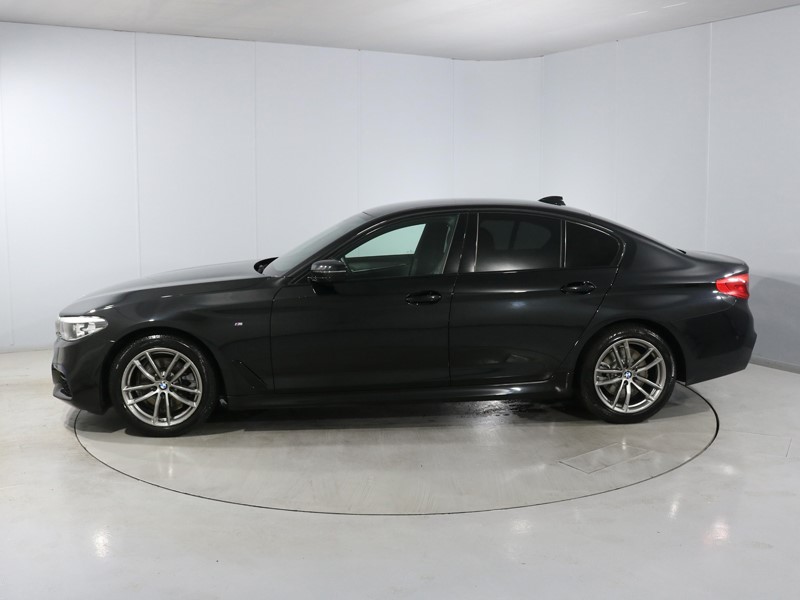 2020 (20) BMW 5 SERIES 520d MHT M Sport 4dr Auto 5465069