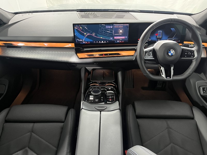 2026 (75) BMW 5 SERIES 520i M Sport Pro 4dr Auto 5451388